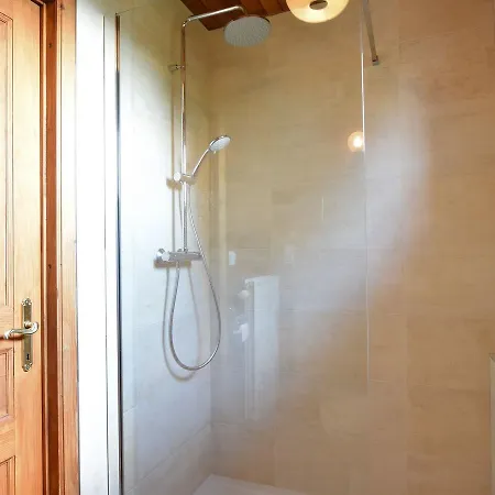 Spacious Holiday In Ardennes With Garden بيت للعطل هيربيومونت