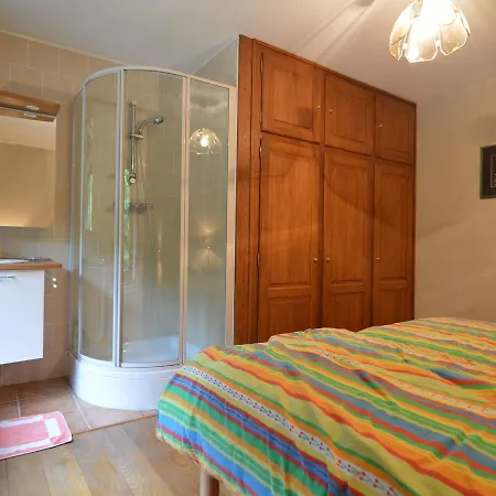 Spacious Holiday In Ardennes With Garden بيت للعطل هيربيومونت