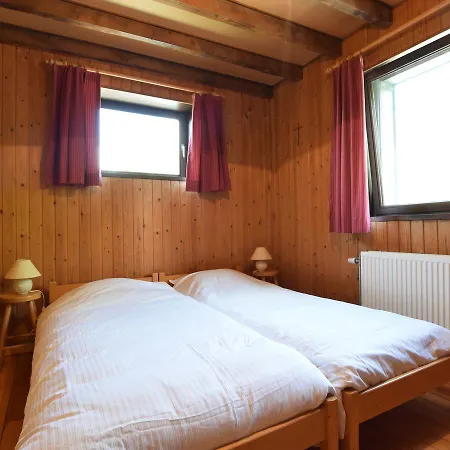 Spacious Holiday In Ardennes With Garden بيت للعطل *