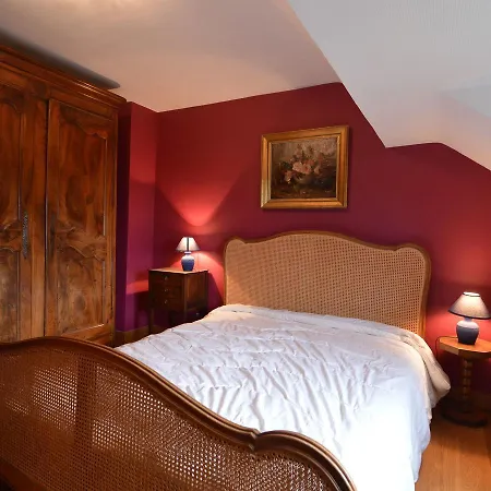 Spacious Holiday In Ardennes With Garden بيت للعطل