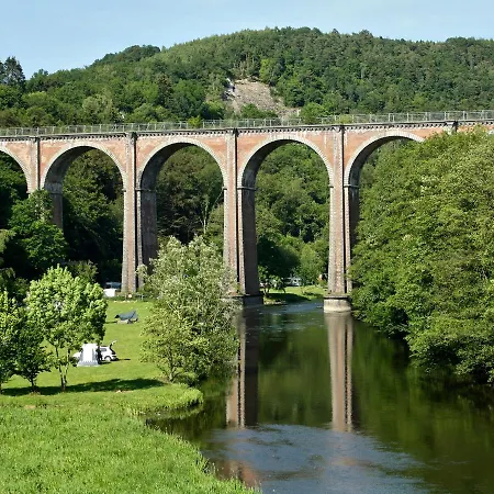 Spacious Holiday In Ardennes With Garden بيت للعطل هيربيومونت