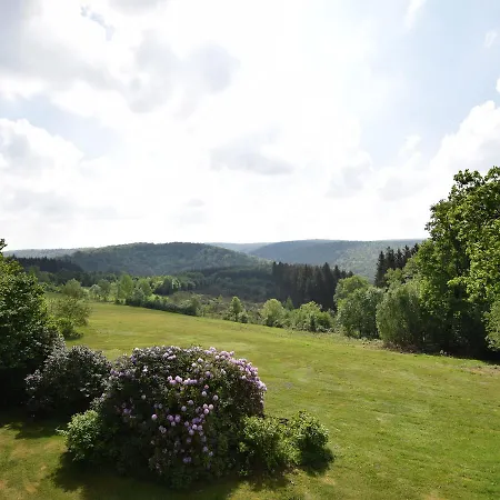 Spacious Holiday In Ardennes With Garden * هيربيومونت